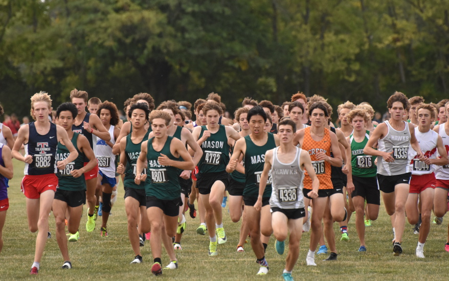 Many Mason boys in the middle of the pack of runners