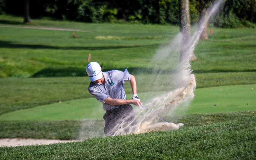Golfer Golfing