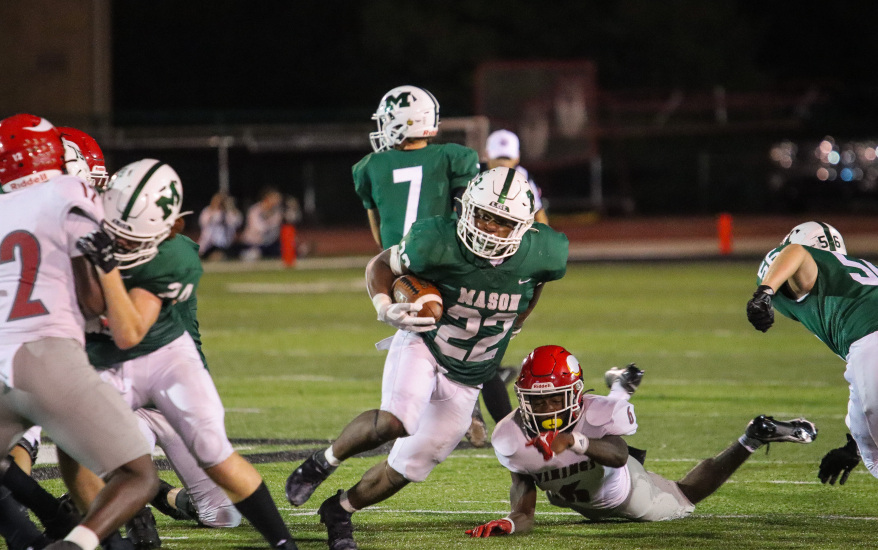 Mason Comets play during football game